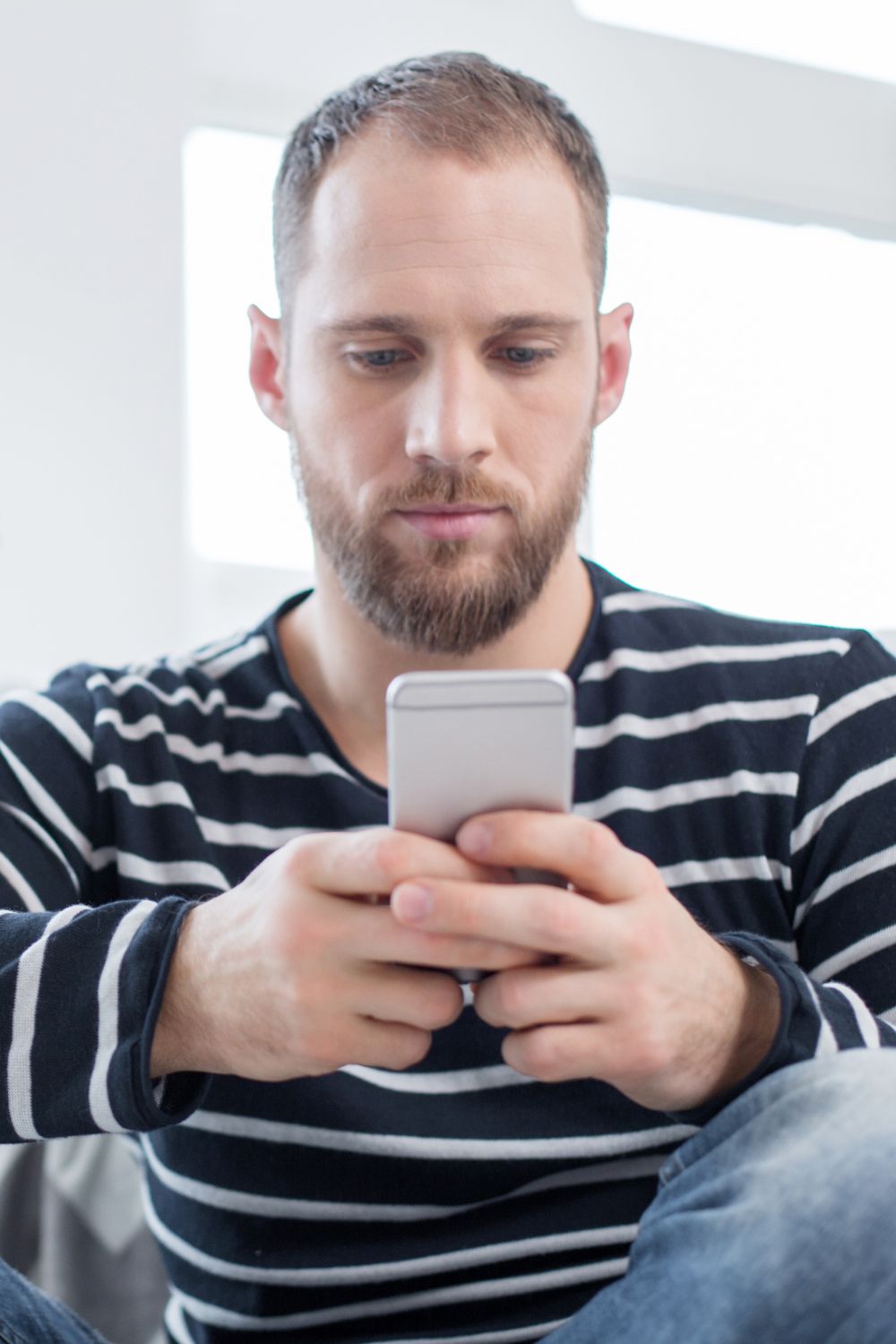 Signs your husband is sexting another woman